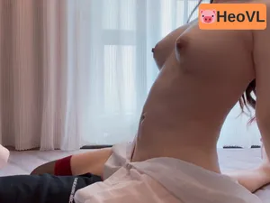 Xoạc cô bạn gái trung vú trắng tròn